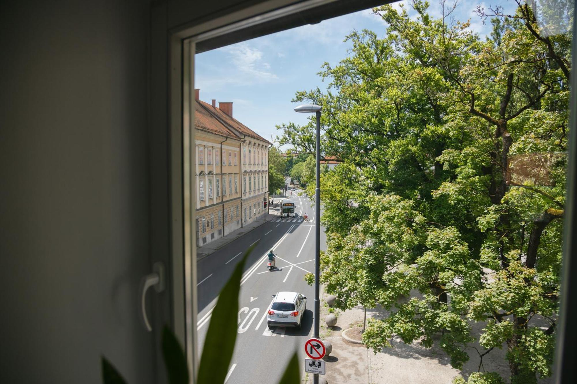 Bridge Apartments Ljubljana Bagian luar foto